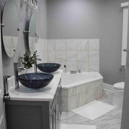 Upscale Apartment Westside Of Chicago Exterior foto